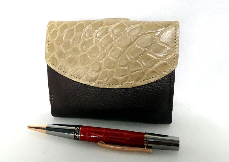 Anne  Silk crocodile with a chocolate leather purse